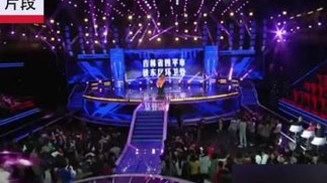 环卫工人创意登场，演绎最美千手观音，暖心表演感动现场观众 #