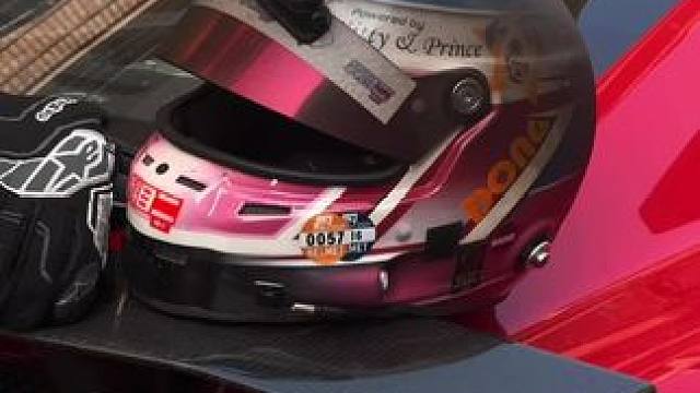 赛车是一项危险的运动 今天下午试车出现意外，赛车着火，遇到贵人救助逃出赛车后，人无大碍，衣角微脏。赛