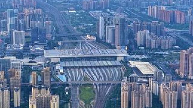 西南最大客流集散中心——成都东站