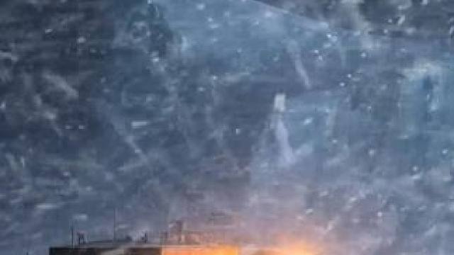 极地考察站的暴风雪夜，躲在温暖小站里放松休息和入睡 #