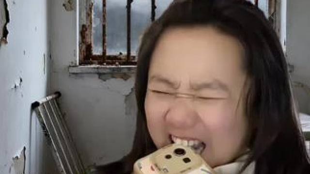 你会选择奶茶还是手机？