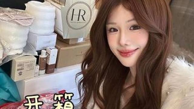 新家第一拆冬天拆快递是件幸福的事儿 .