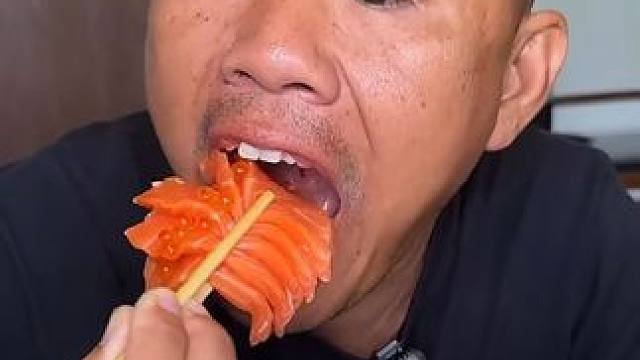 谁懂这一口三文鱼的感觉