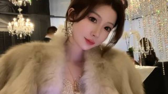 今天又是请吃饭的漂亮姐姐