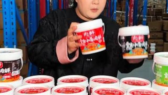 煮出正宗重庆小面的秘密就在这一桶向料里