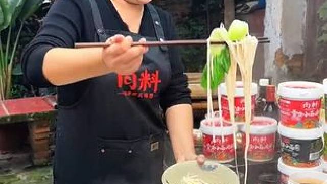会烧开水就能吃到地道的重庆小面！