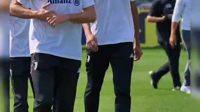 天呐！我日思夜想的球星，居然近在眼前！