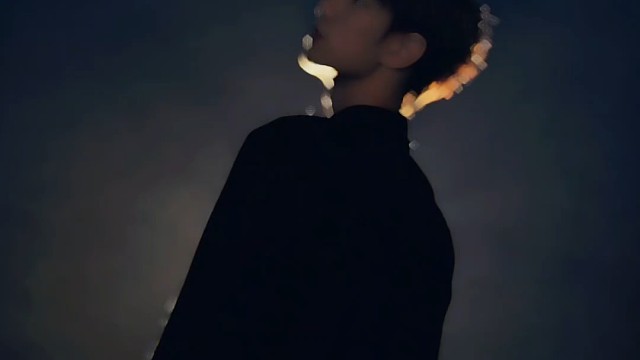 有人问我为啥喜欢薛之谦  我说哼c  没有他我早走出来了   租购太杀我了  这就是我的曾经啊