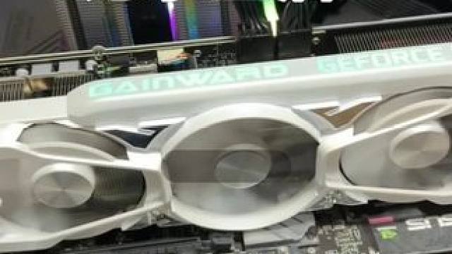 3070TI显卡突然就不亮机，修亮机还花屏