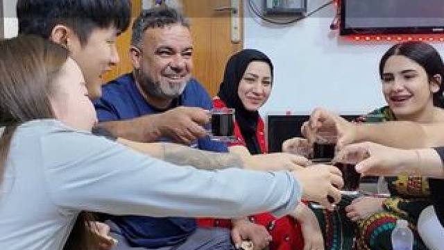 又是在伊拉克被热情招待的一天，两年了第一次到爱豆大叔家做客！