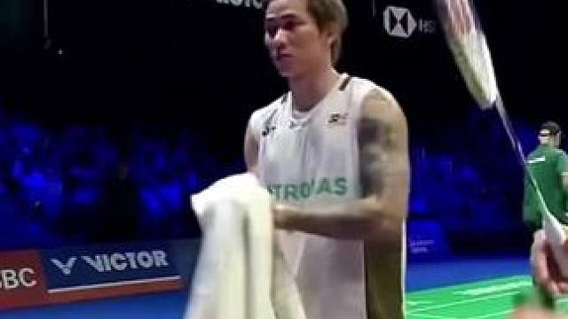 在丹麦羽毛球公开赛半决赛上，蒋魏迎来老对手马拉西亚组合，苦战三局取胜，证明了自己的实力！