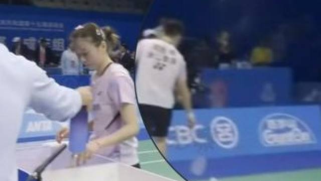 看看比赛完郑思维在干嘛？