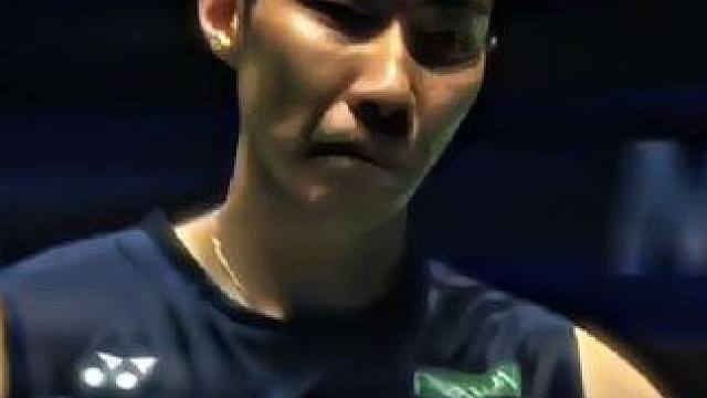 石宇奇第一次打进全英决赛，就被李宗伟狠狠的上了一课