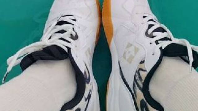 薰风新款专业羽毛球鞋，防滑耐磨，轻便透气