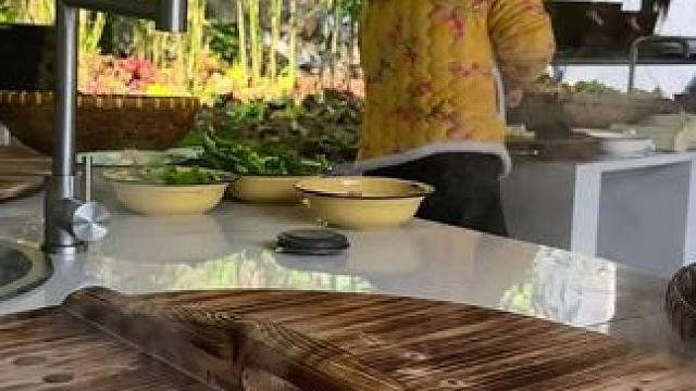 今天回村炒几个菜，用小面调料炒出来真香啊