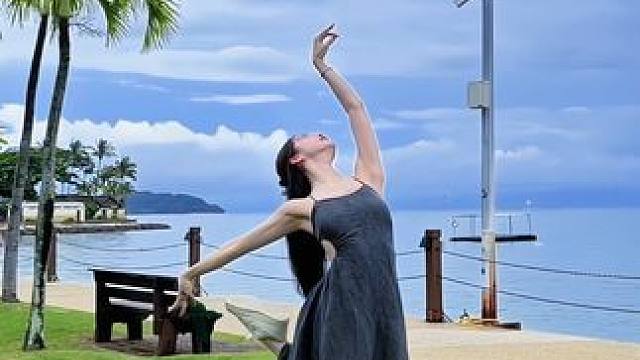 月亮它照墙根儿啊 我为你唱小曲儿啊 #