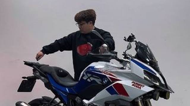 最新到货一台宝马四不像s1000xr！