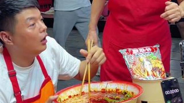 康不饱打破阿姨的记录拿走5000元现金