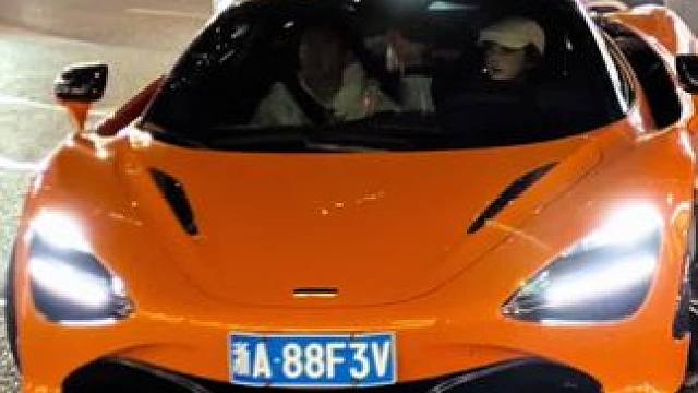 杭州万象城夜晚姐姐们都开什么车