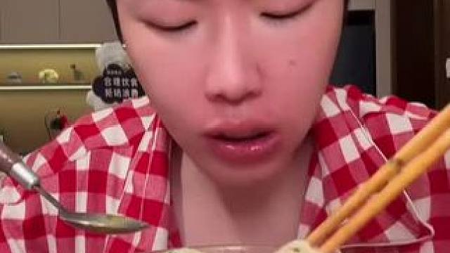 这个水城羊肉粉真的好香好好吃啊！大冬天来上这么一碗热腾腾的羊肉粉幸福感满满