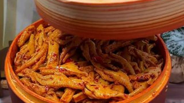 上班同事给了我一包魔芋素鸡爪，吃了我立马问他要了链接