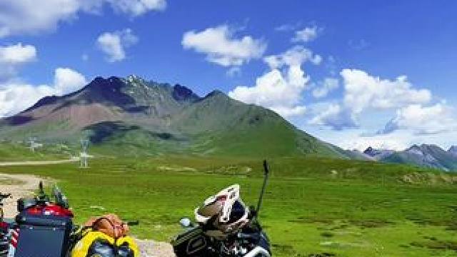 触摸到亿万年的冰川 定格蓝调时刻