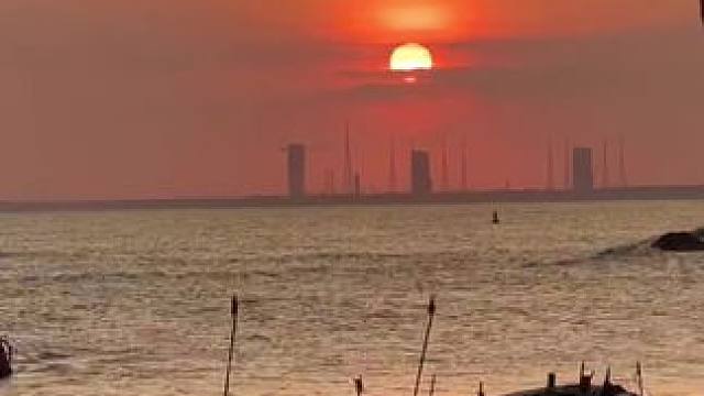 被人民日报这段话点醒了! 人生的意义在于活着的时候好好体验，不要为了一点鸡毛蒜皮的小事就烦恼，也不要