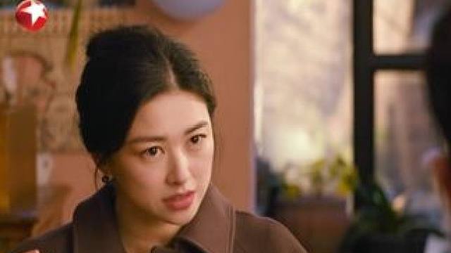 夏小满看到俞瑜跟顾叶嘉相处起来跟自己简直不一样，情绪瞬间像是爆炸了一般。