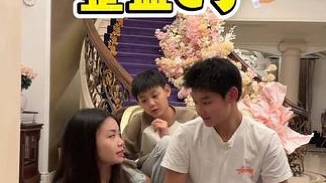 我的天呐，这谁能想得到… 换我也要上当！而且B告诉我她还留了一手，故意吐到杯子外面…