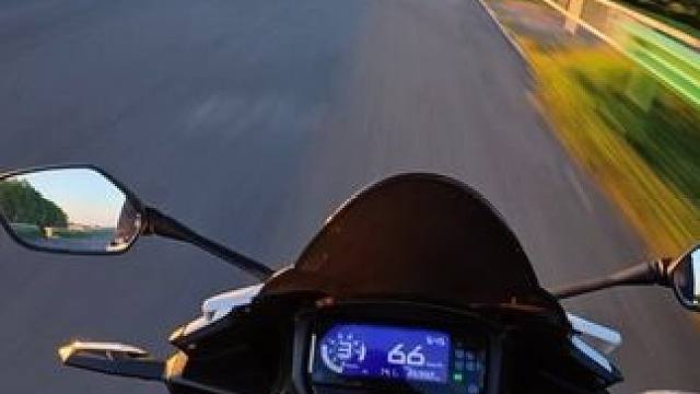 都说冬天要么封车，要么卖车，可是我的小摩托已经跟我是第二个冬天了