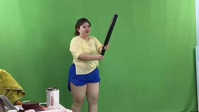 身材到位衣服只是点缀，三围到位穿啥都是顶配