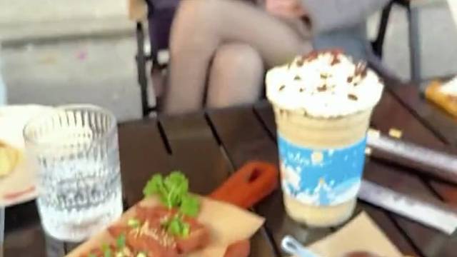 这小子可以啊，会撩