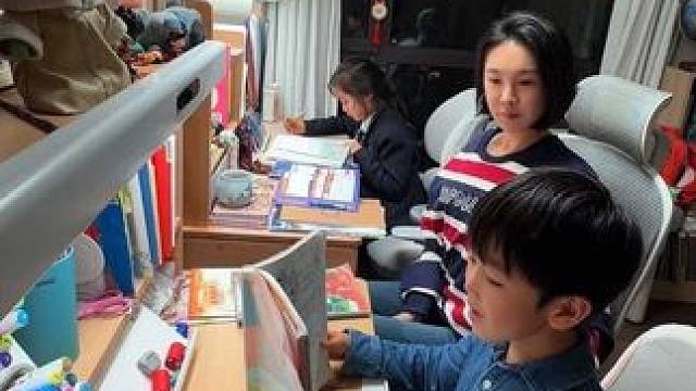 带孩子写作业有什么难的！ 自从发疯了几次以后，我仿佛打开了任督二脉！怎么辅导都不生气！语、数、外、美