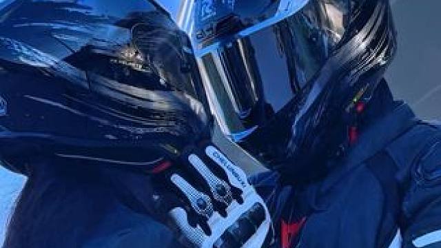 直行或是转弯 我们最终都会相见机车情侣