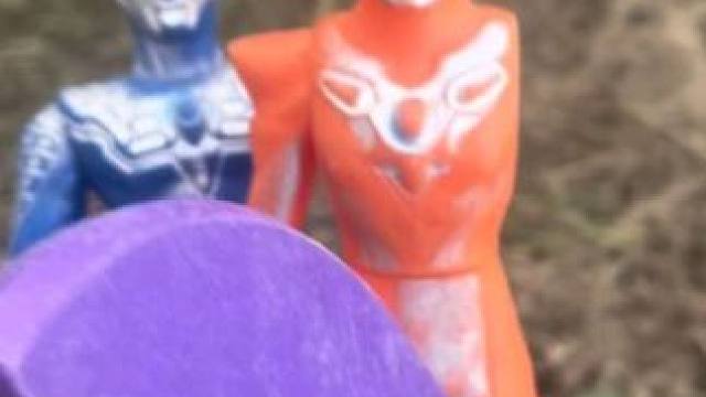 奥特曼的胳膊怎么没有了