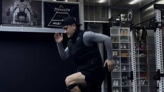 专项脚步敏捷稳健协调训练10种训练！ 运动髌骨带核心用处：稳定髌骨、减轻膝关节压力，预防运动损伤