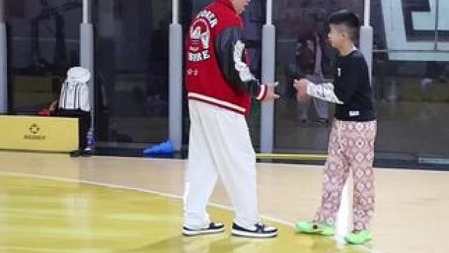 这个假摔，摔出了灵魂