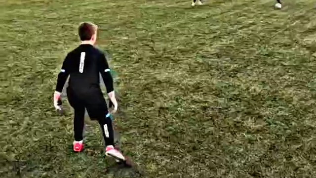 他比任何人都想守住那颗球…，实在太帅了
#足球