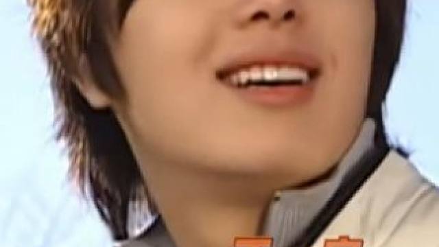 原来那个天天翻窗逃课的李允浩，也到了俊河的年纪