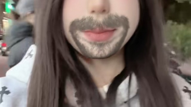 回家告诉泥妈妈，有个水瓶座的女孩子要给你一个家