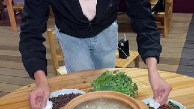 这个天气还有什么比吃鱼羊鲜火锅更合适的呢