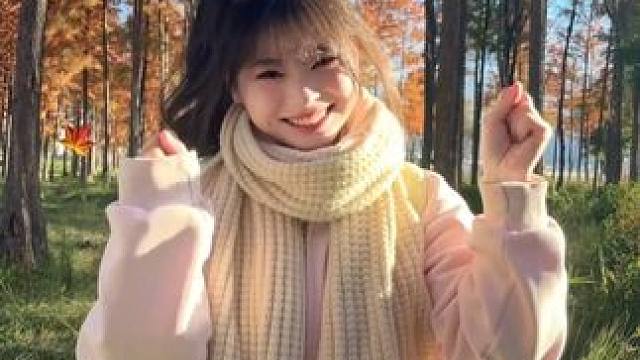 我的脸变圆了 但是我很开心因为我最近吃得饱 睡得好 好幸福