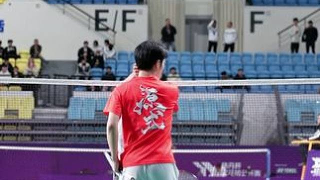 带伤作战状态可观 黄叙源小组赛31-16王立维