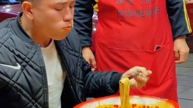 千万网红轻松拿走50箱螺蛳粉