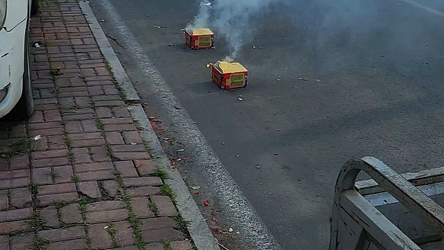 白事用烟花礼炮一条龙亨鑫花炮为东家服务 视频较长请细心观看 老人家一路走好[合十][合十]