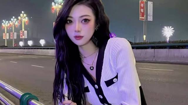 天气渐冷 注意保暖 按时吃饭 记得开心啊