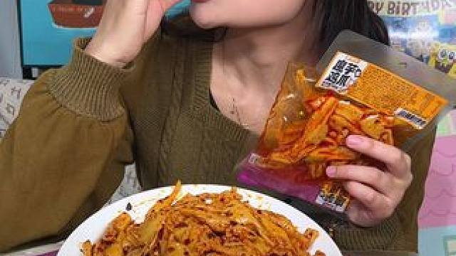 谁能拒绝这个无辣不欢，Q弹爽脆的魔芋素鸡爪，吃起来真的绝了！