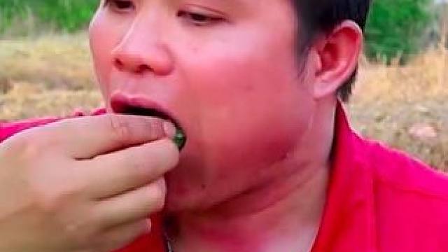 和大老婆吃小赖瓜新鲜剁椒️凉拌大田螺 泰国美食种草激励计划