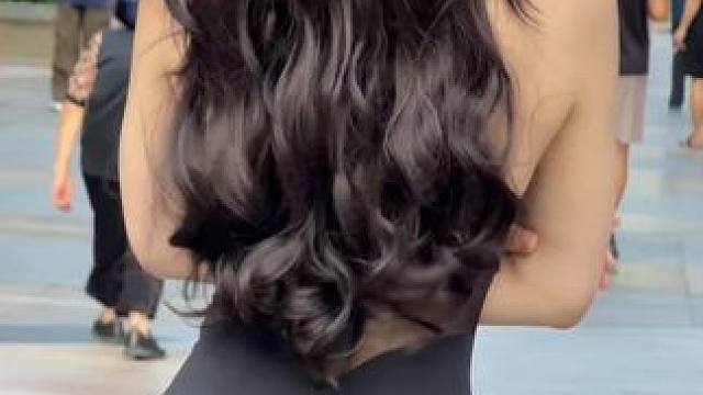 大波浪 一扭一晃真像样