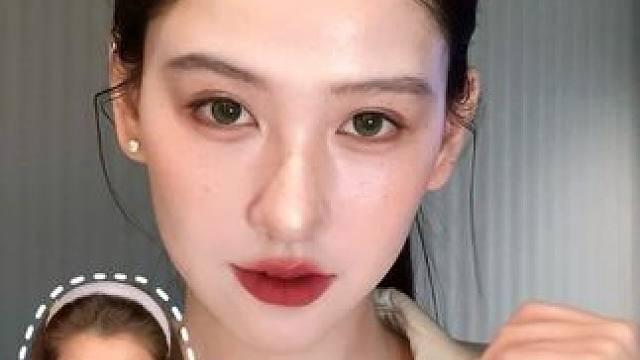 绿眸红唇妆教大气明媚的中国女人